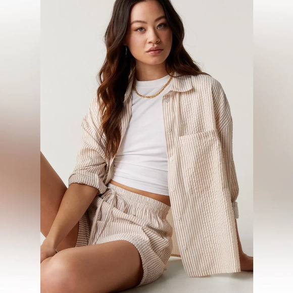 NWT NASTYGAL- Stripe Seersucker Oversized shirt size 2 - Picture 4 of 4
